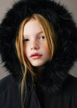 Anorak avec capuche effet peau lainée