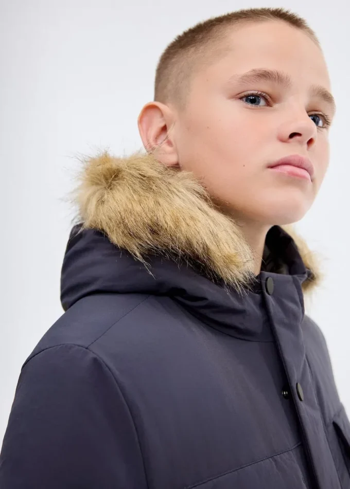 Anorak avec capuche effet peau lainée Anorak avec capuche effet peau lainée