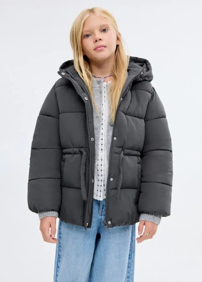 Anorak à capuche avec cordon de serrage