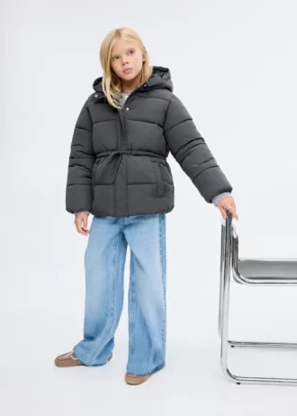 Anorak à capuche avec cordon de serrage