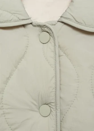 Anorak rembourré avec doublure en peau lainée
