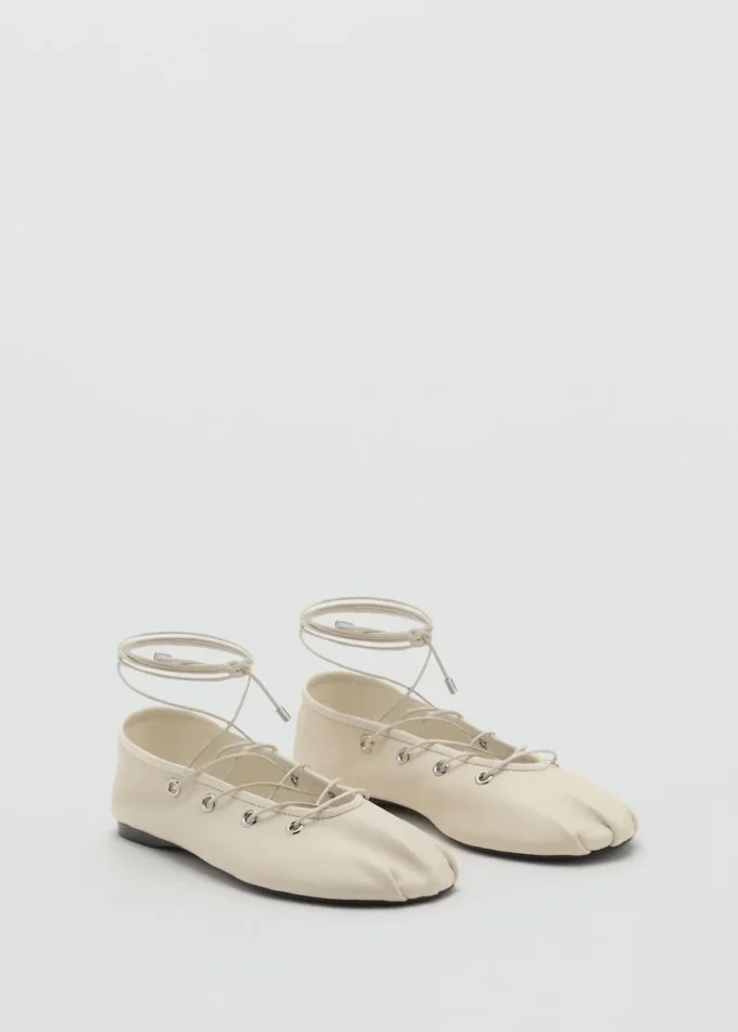 Ballerines en cuir à lanières croisées