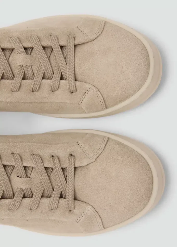Baskets en daim
