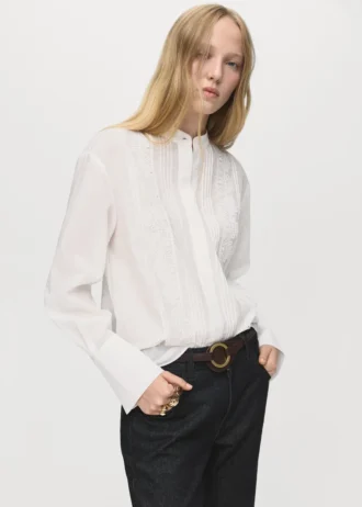 Blouse avec détails en dentelle