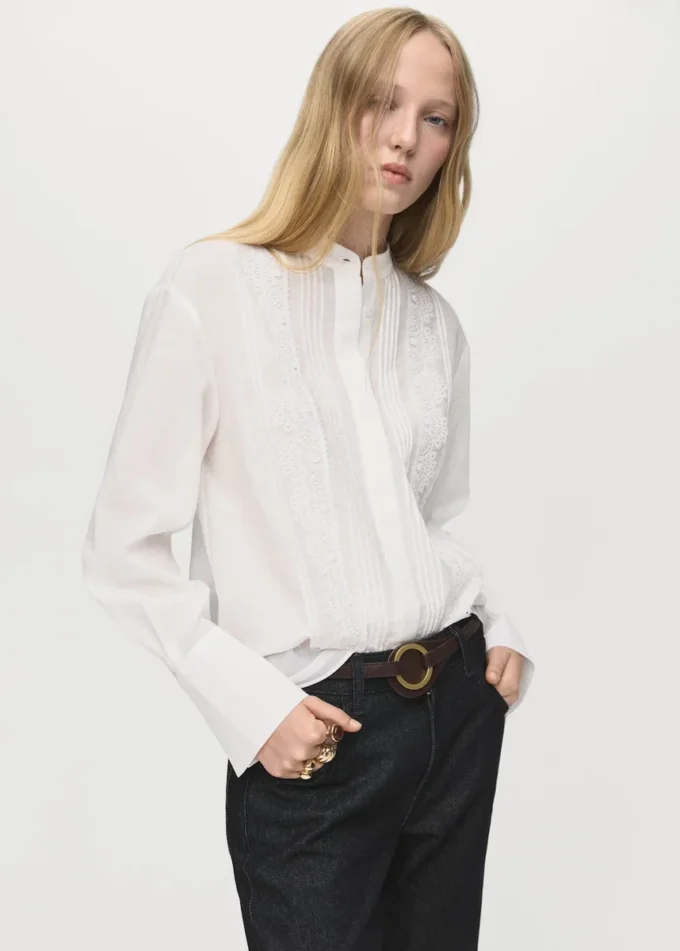 Blouse avec détails en dentelle