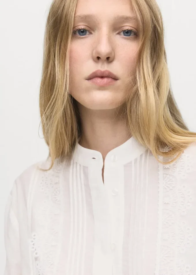 Blouse avec détails en dentelle