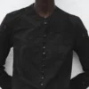 Blouse brodée avec boutons
