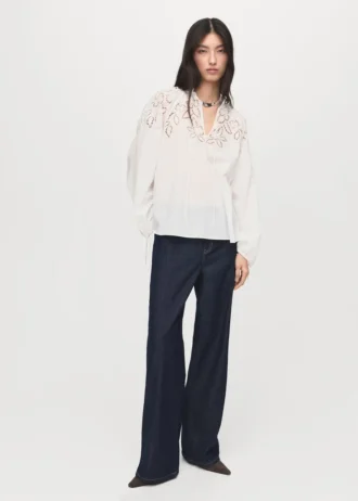 Blouse brodée avec nœuds