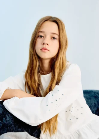 Blouse brodée de perles