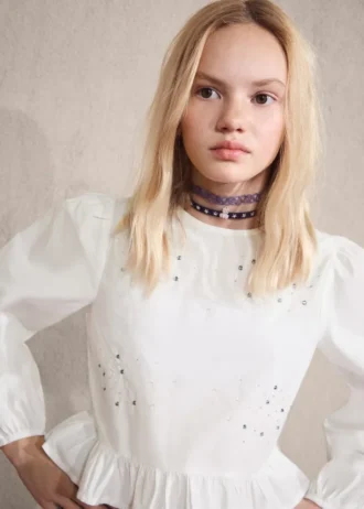 Blouse brodée de perles