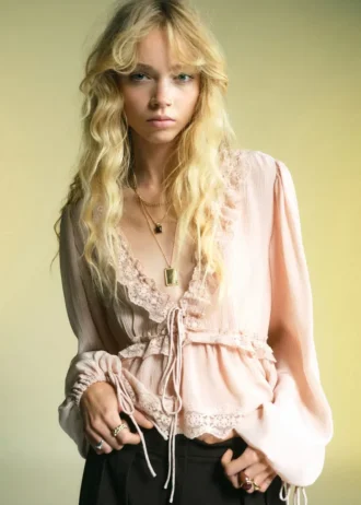 Blouse à col en V et bordures en dentelle