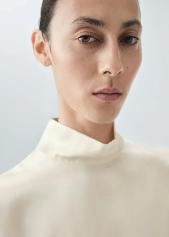 Blouse à col roulé 100 % satin de soie