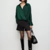 Blouse croisée en satin