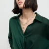 Blouse croisée en satin
