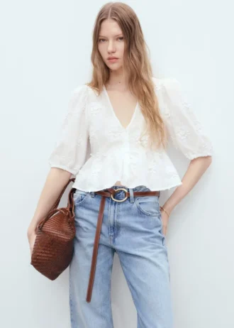 Blouse en coton avec broderies florales