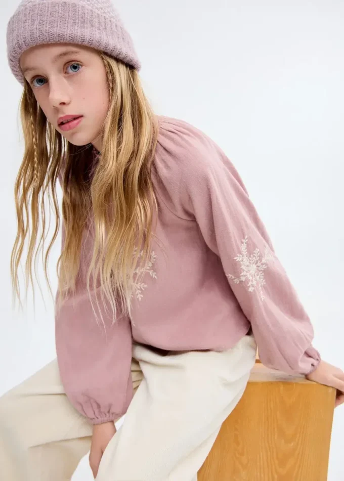 Blouse en coton avec broderies florales Blouse en coton avec broderies florales