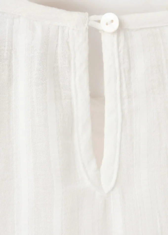 Blouse en coton brodé