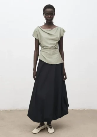Blouse en modal à col asymétrique