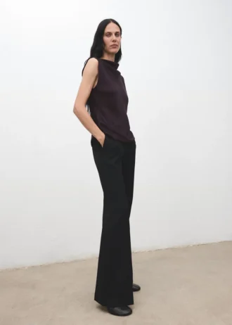 Blouse en satin avec encolure drapée