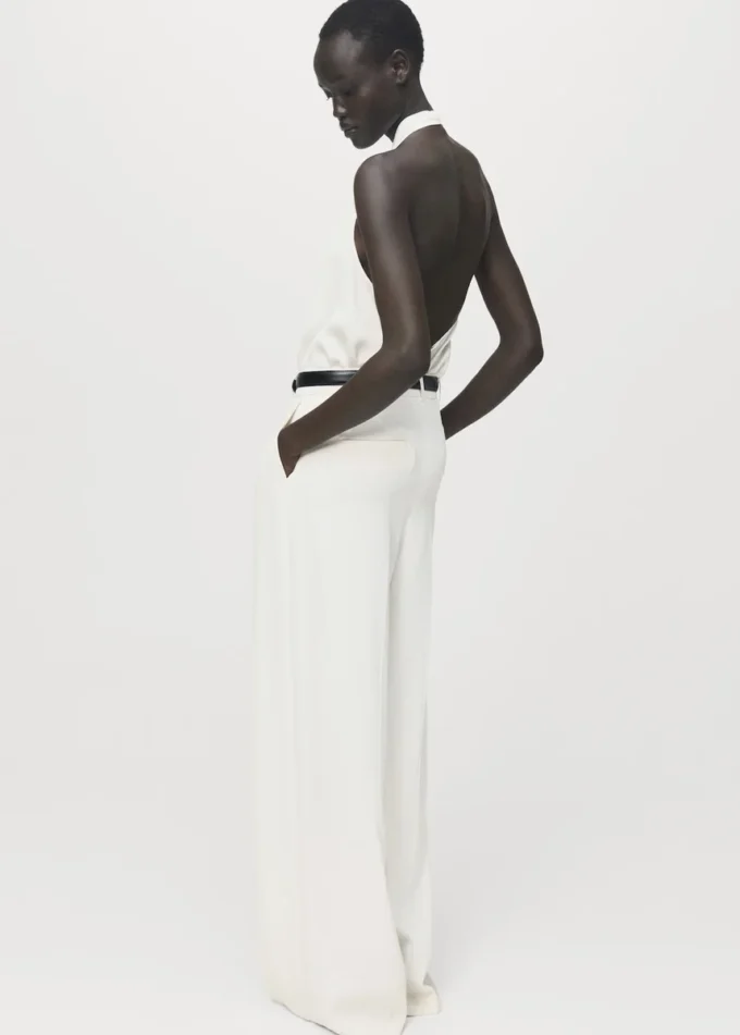 Blouse en satin avec encolure drapée