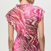 Blouse en satin avec encolure drapée