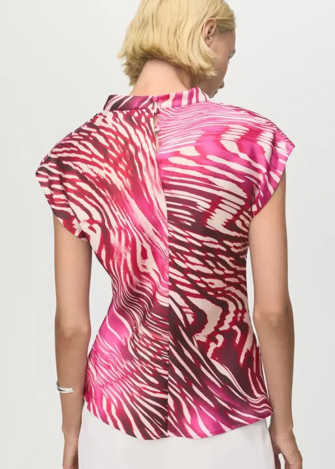Blouse en satin avec encolure drapée