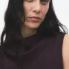 Blouse en satin avec encolure drapée