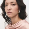Blouse en satin avec encolure drapée