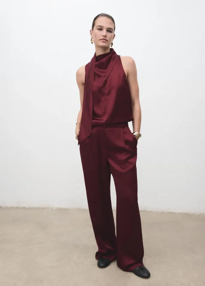 Blouse en satin avec foulard