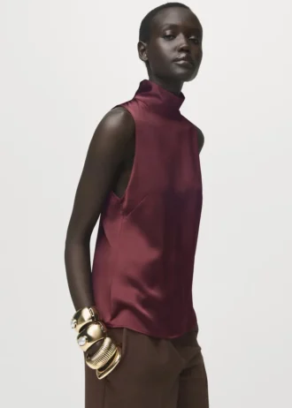 Blouse en satin à col montant