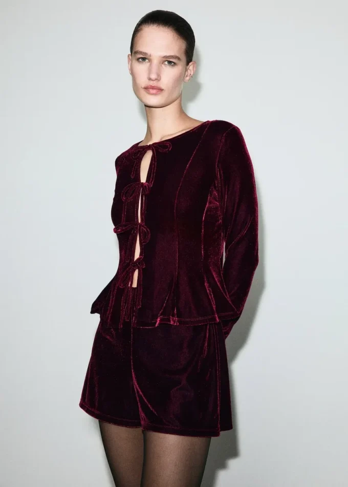 Blouse en velours avec nœuds