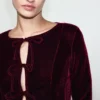 Blouse en velours avec nœuds