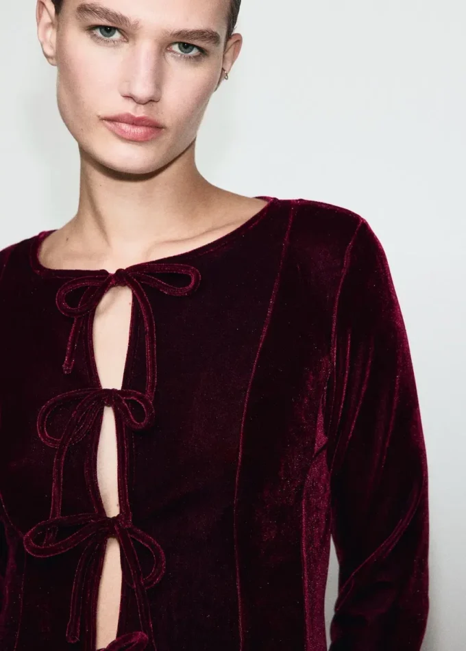 Blouse en velours avec nœuds