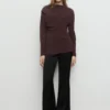 Blouse à encolure asymétrique