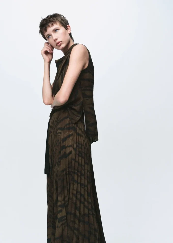 Blouse à imprimé animalier et col drapé