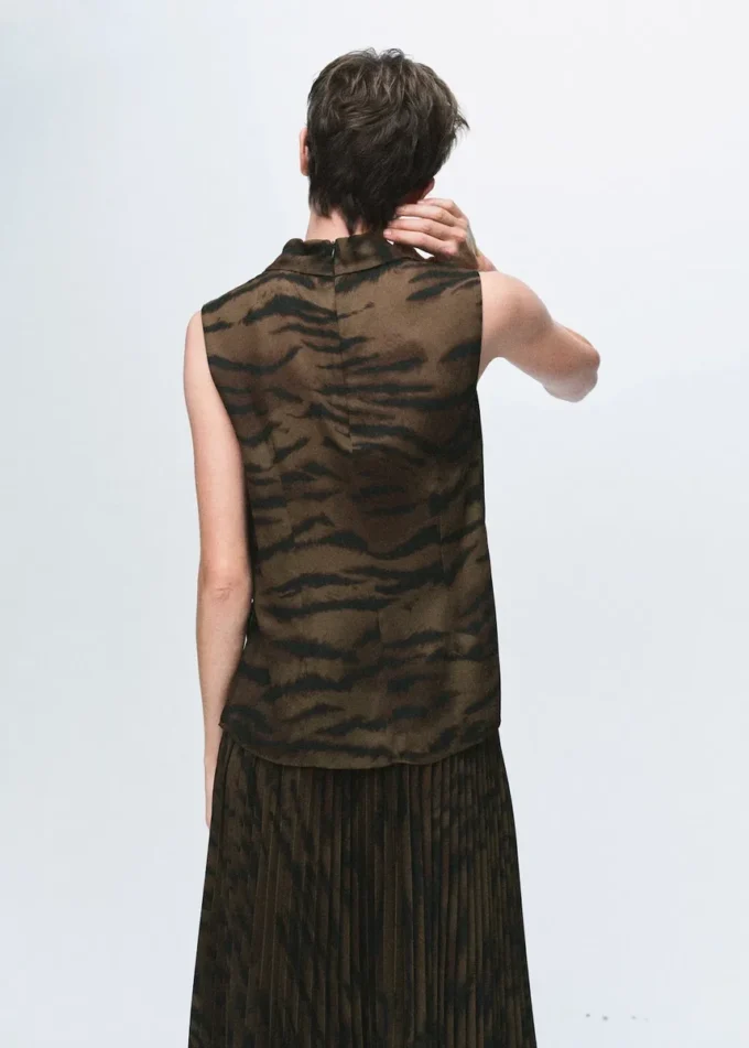 Blouse à imprimé animalier et col drapé