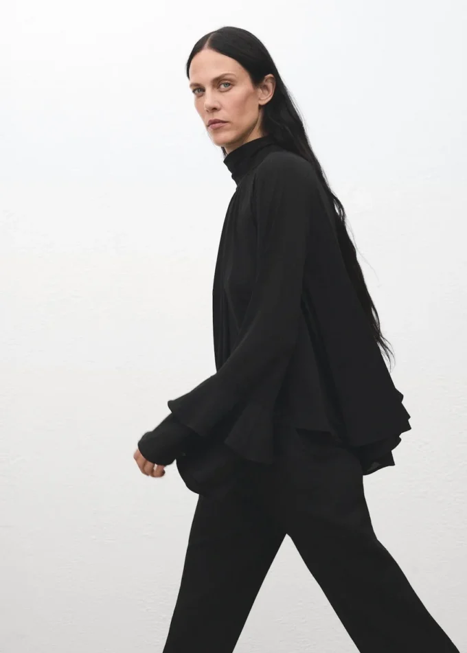 Blouse à manches évasées et volants