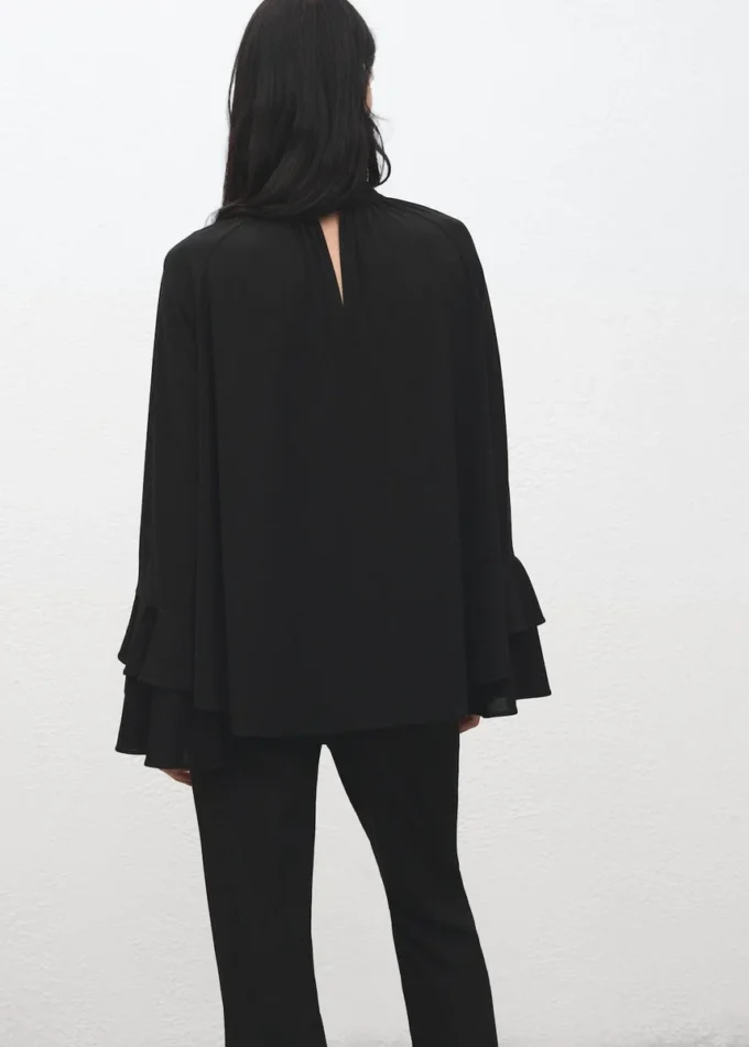 Blouse à manches évasées et volants