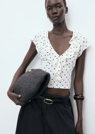 Blouse à pois avec volants