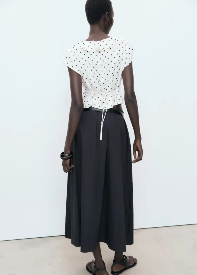 Blouse à pois avec volants
