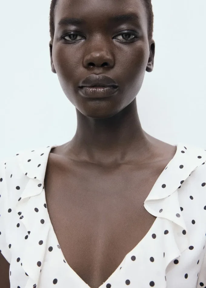 Blouse à pois avec volants