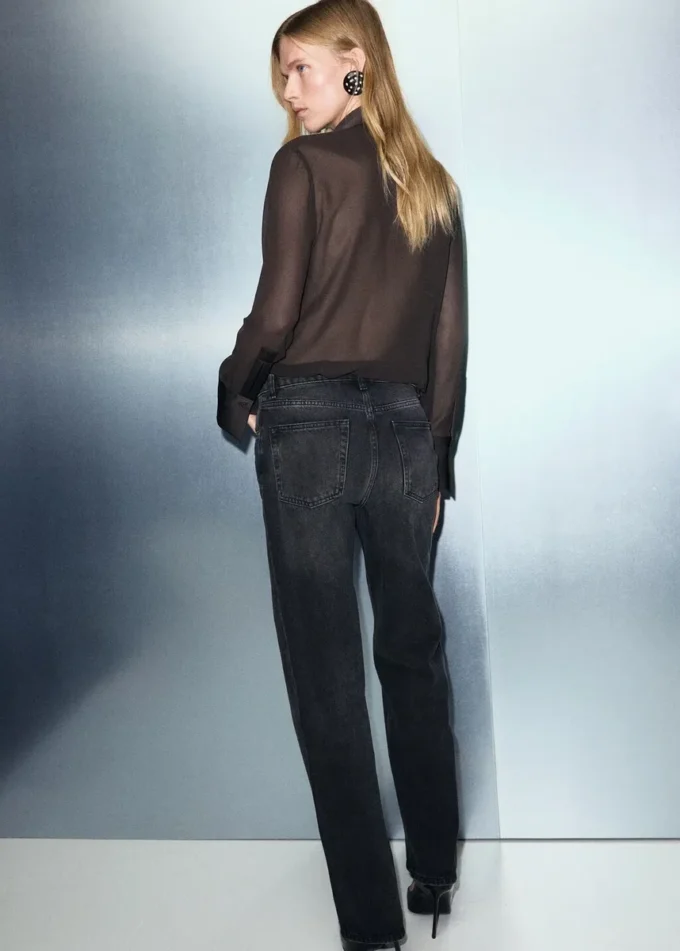 Blouse semi-transparente avec empiècements