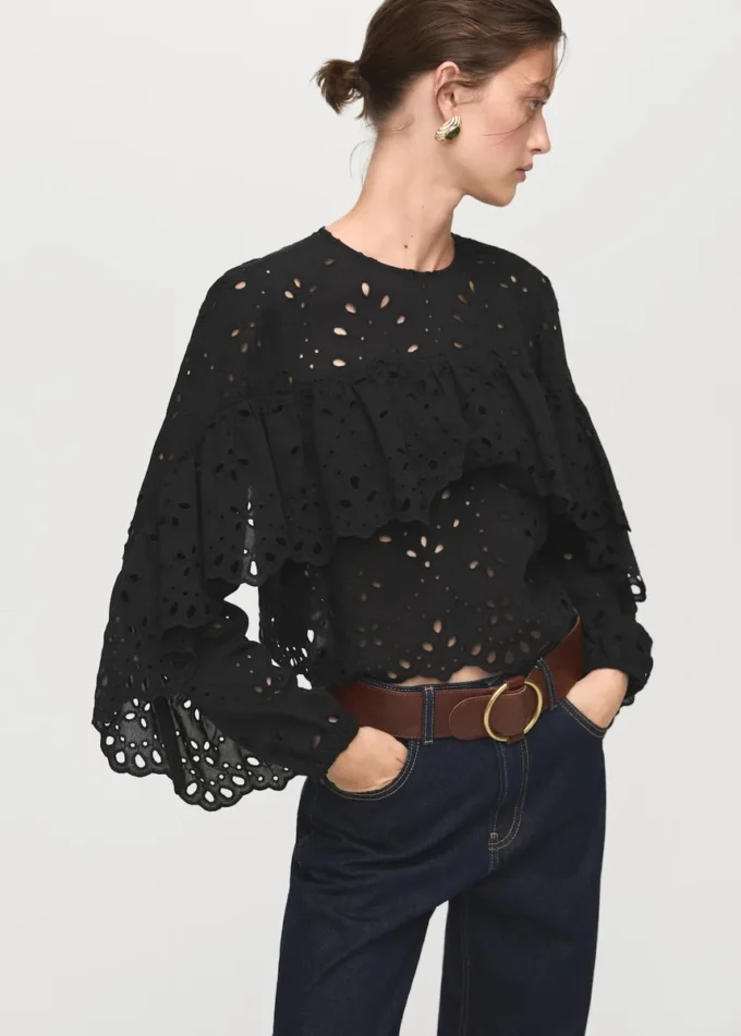 Blouse à volants brodés