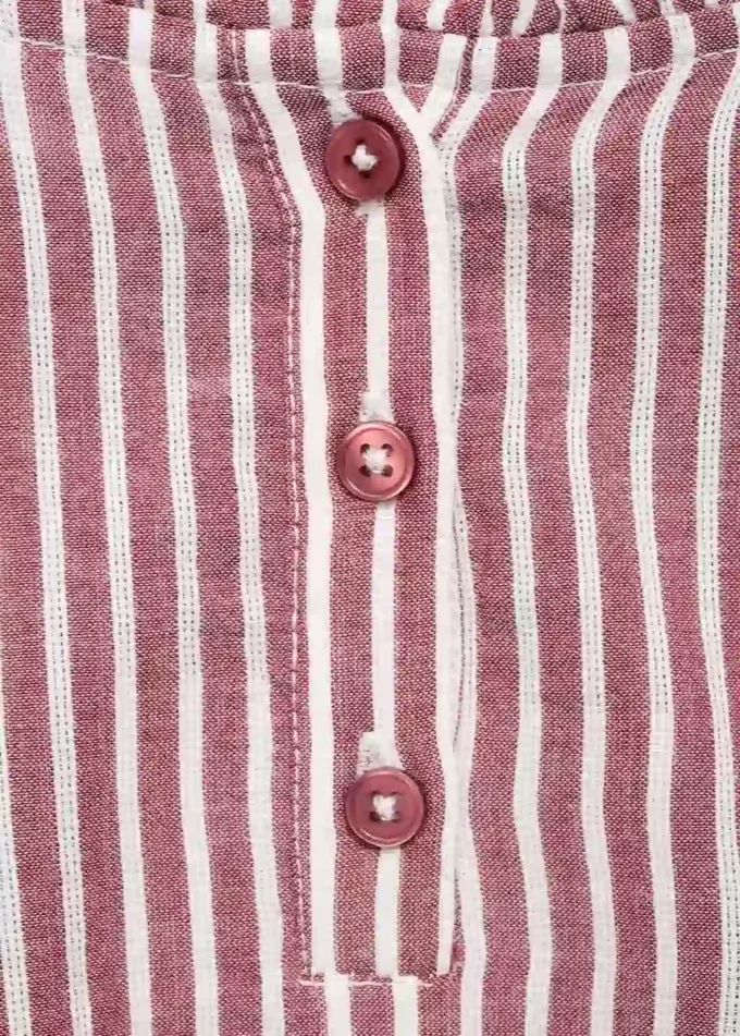 Blouse à volants et motif rayé