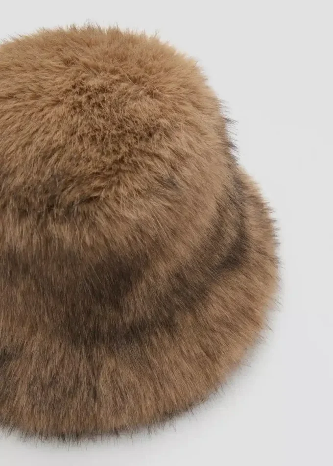 Bonnet en fausse fourrure