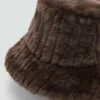 Bonnet en fausse fourrure