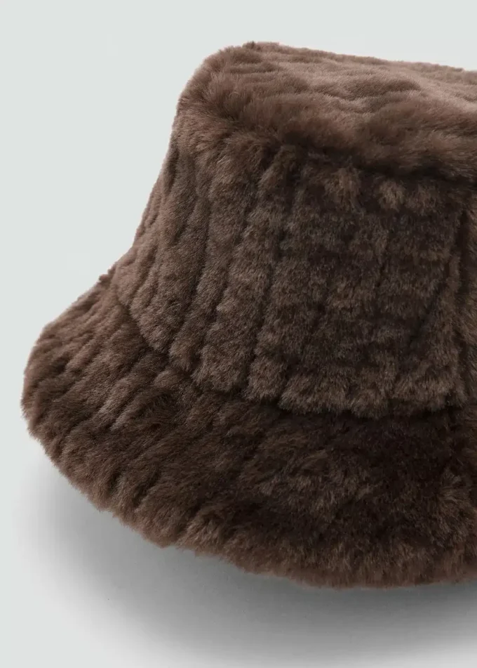 Bonnet en fausse fourrure