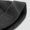 Bonnet en maille côtelée