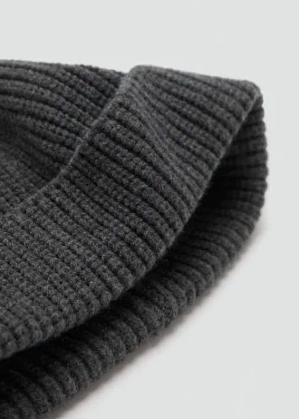 Bonnet en maille côtelée