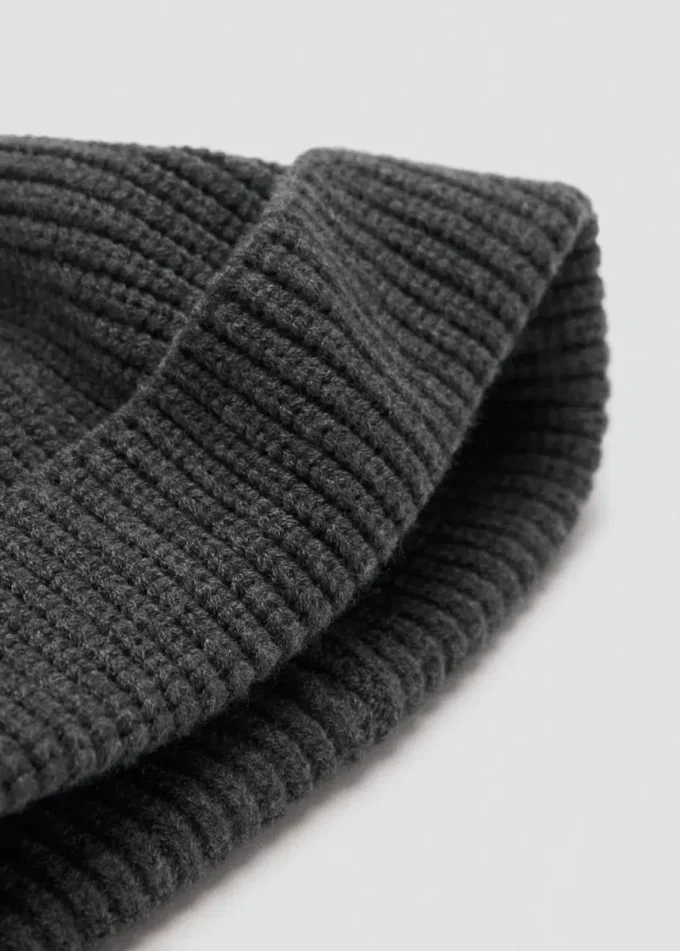 Bonnet en maille côtelée